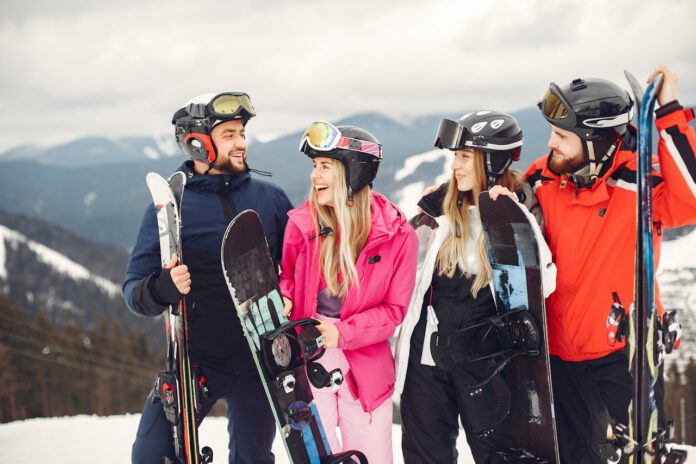 group-of-snowboarders-and-skiiers
