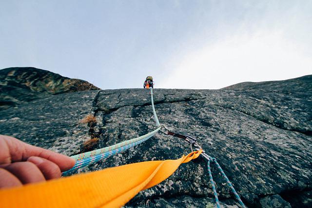 rock-climbing-ropes-rock-climber